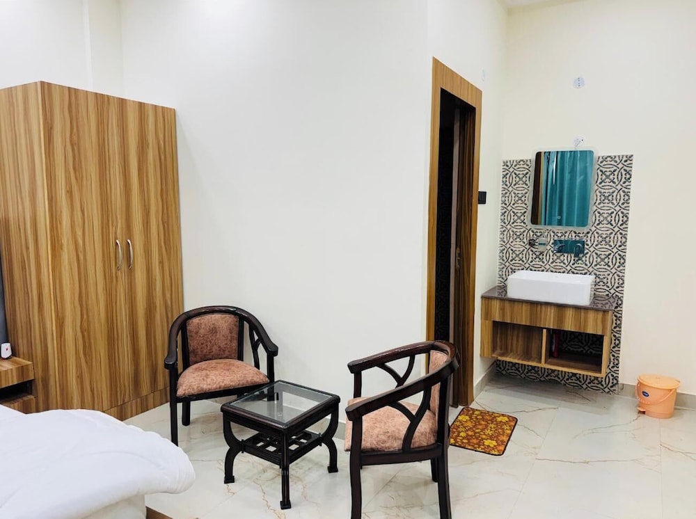 Riyansh hotel and restaurant
