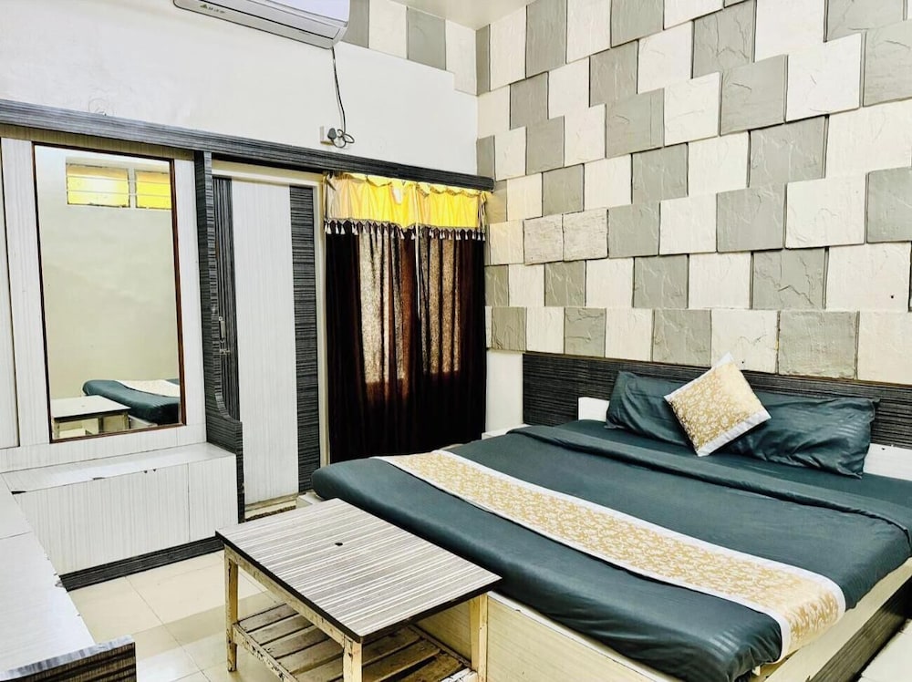 Hotel Neelam
