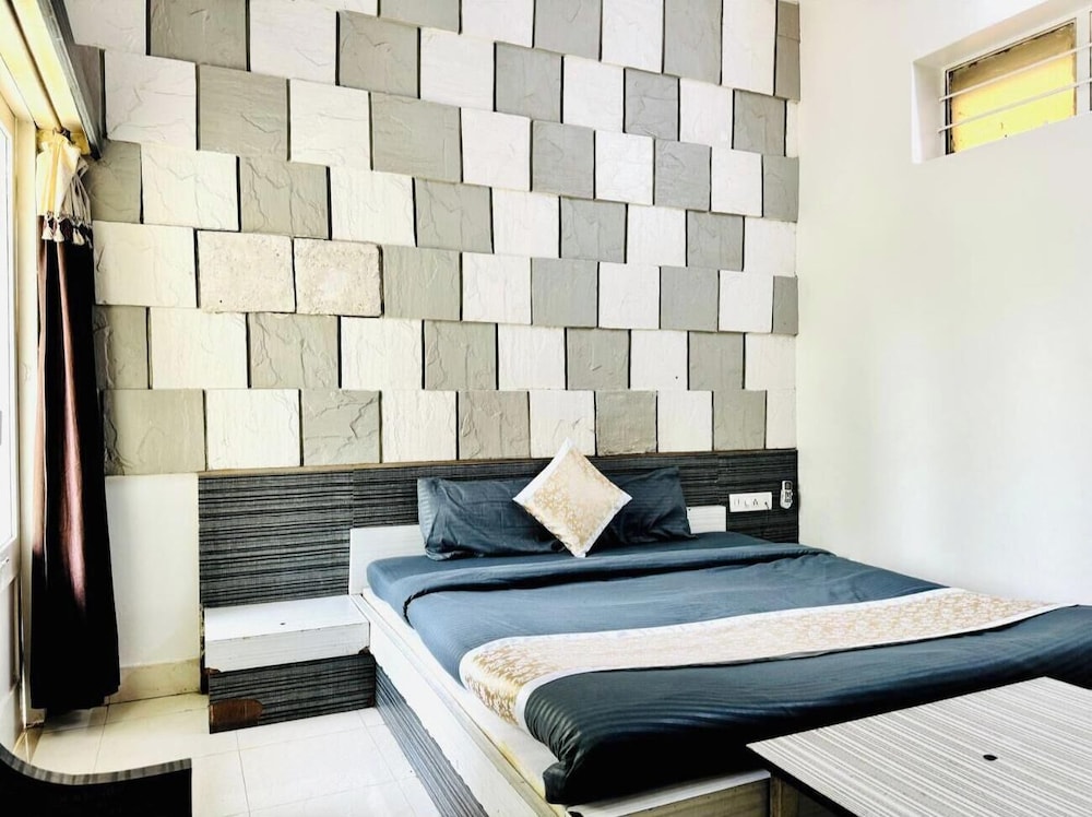 Hotel Neelam
