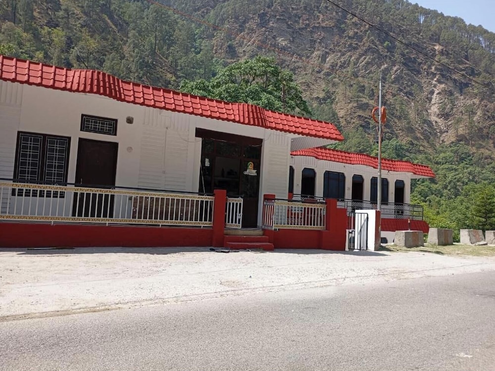 Toorani Resort