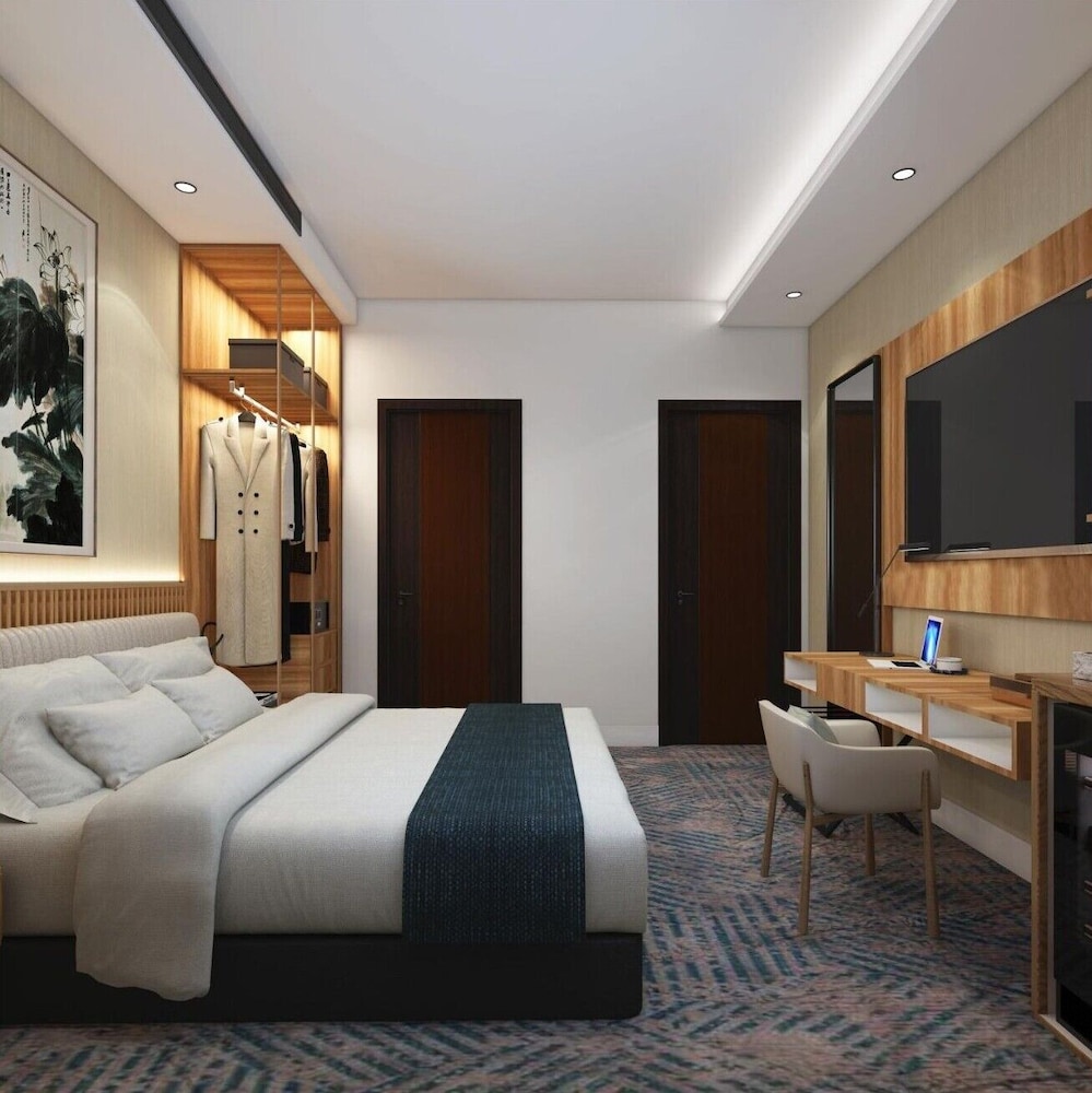 Best Day Hotel & Resorts - Hira