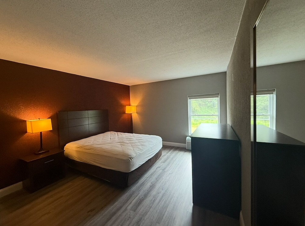 Fieldstone Apartments & Studios