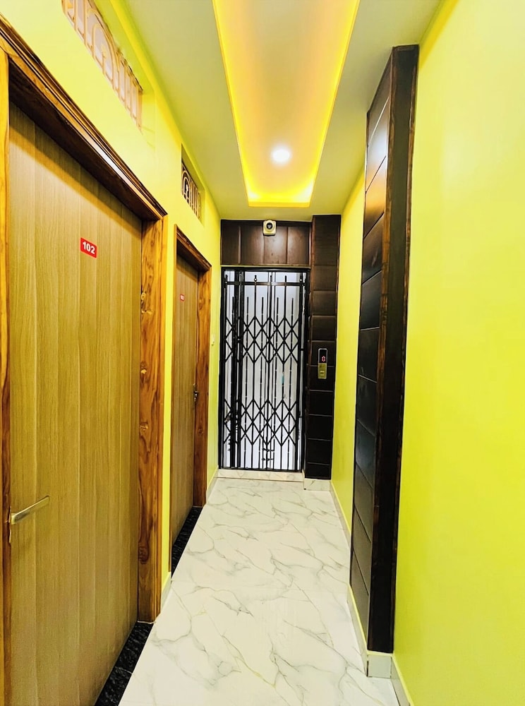 Hotel Pvs Grand Varanasi