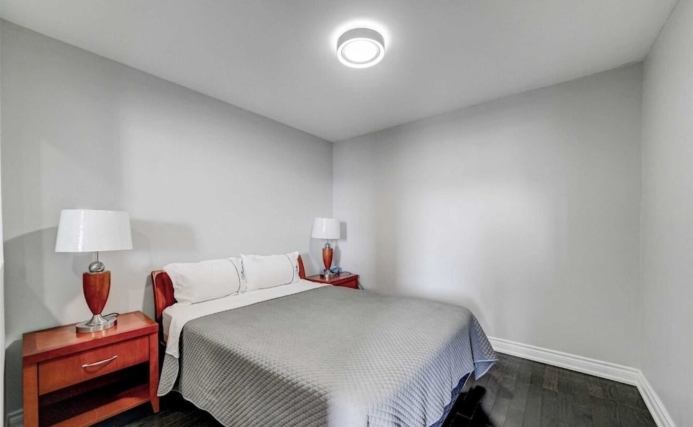 Guelph Vacations - Royal Inn and Suites at Guelph - Property Image 11