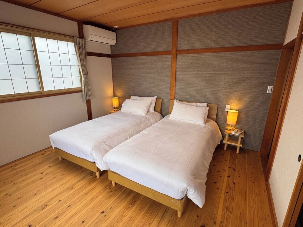 5 Peaks Villa