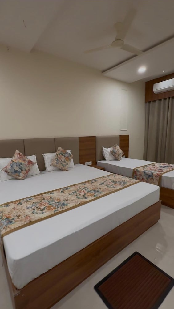 Hotel Tilak