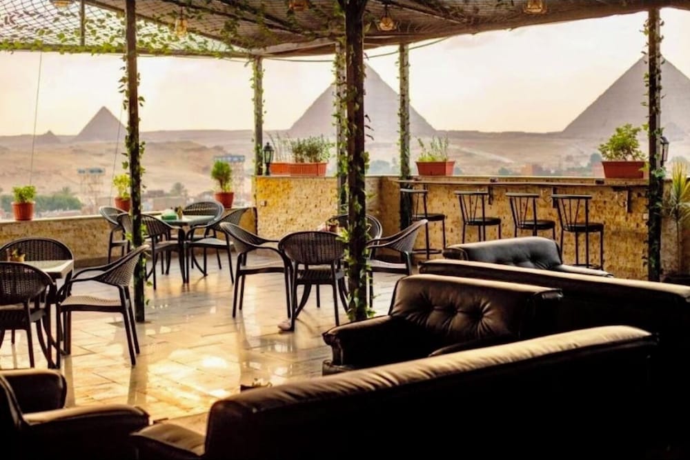 Topaz Pyramids view inn