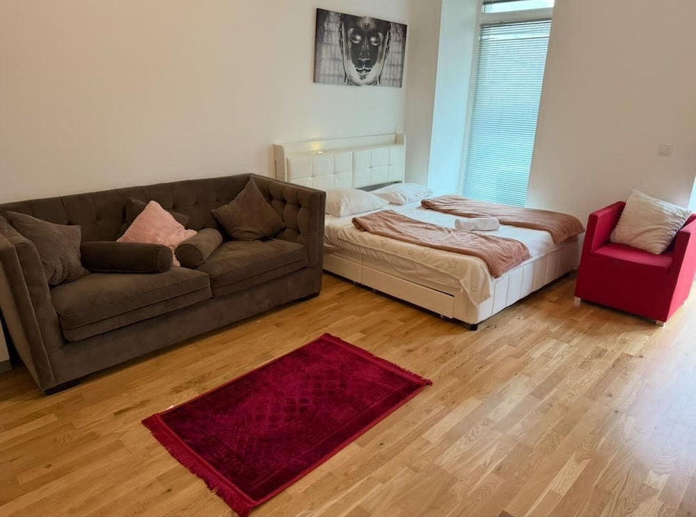Comfort 1BR Studio Near Matzleinsdorfer