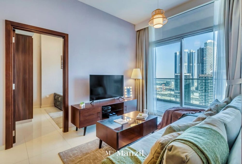 Waterfront 2BR w Canal View Near Burj Khalifa