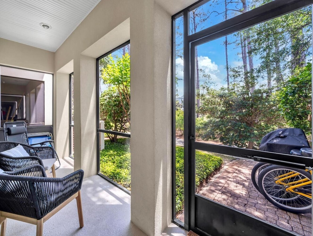 Gulf Place Courtyard 73