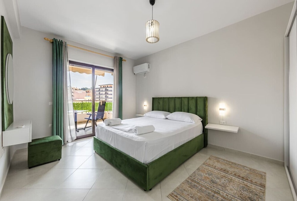 Elegant Stay in the City Center