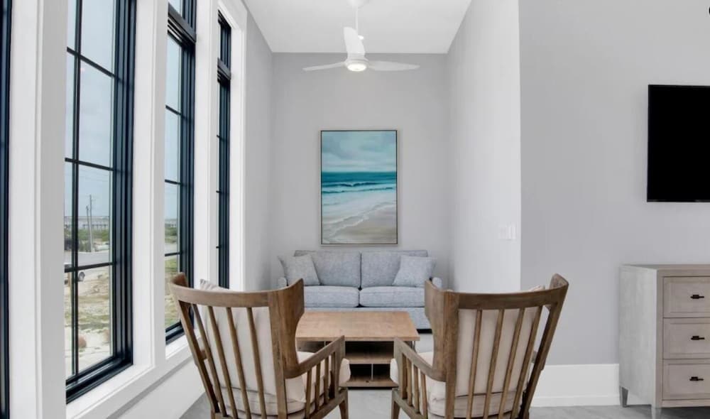 Sea La Vie at Eleanor Beach