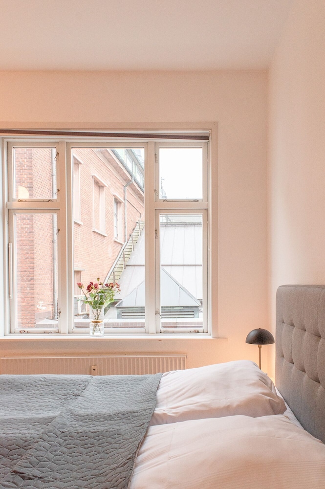 Sanders Boulevard - Smart 3-bdr Apt By the Canal view 3