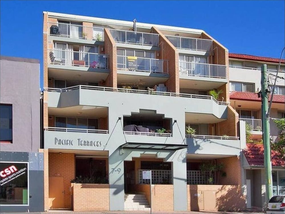 Luxurious Manly Retreat With Beachside Bliss - Image 2