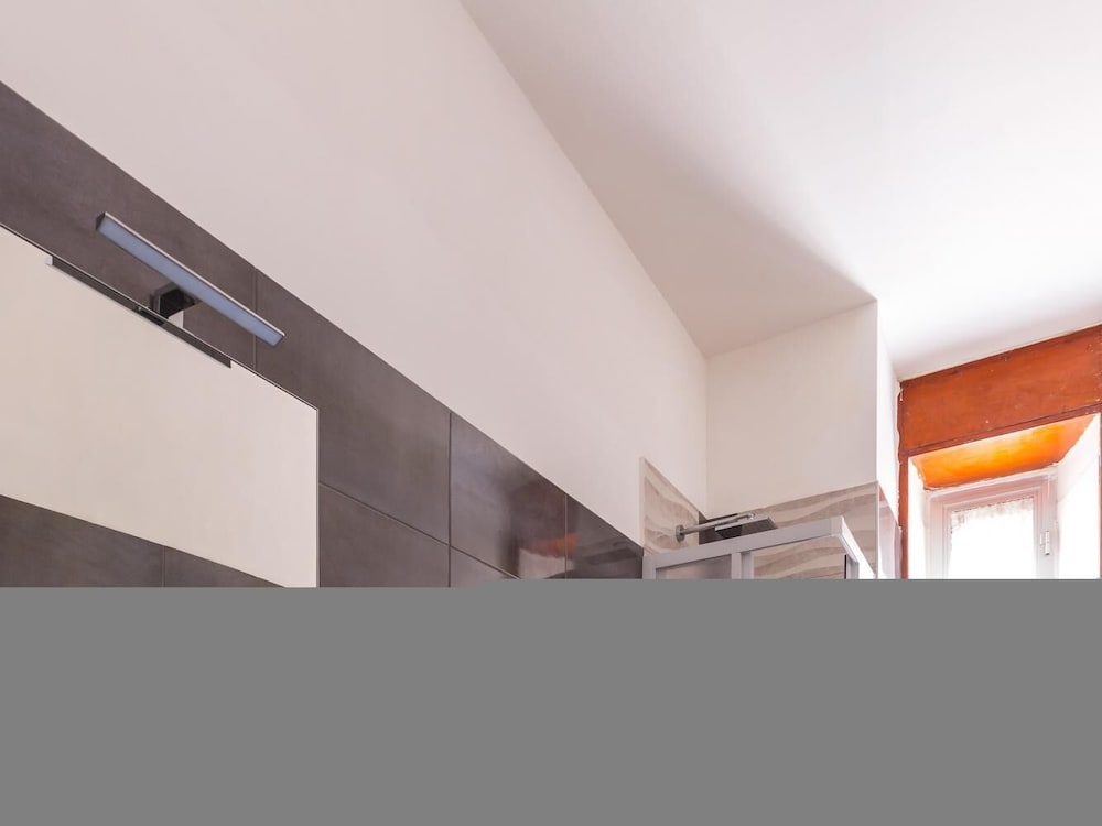 Emanuele III - 4 Bedroom Apartment
