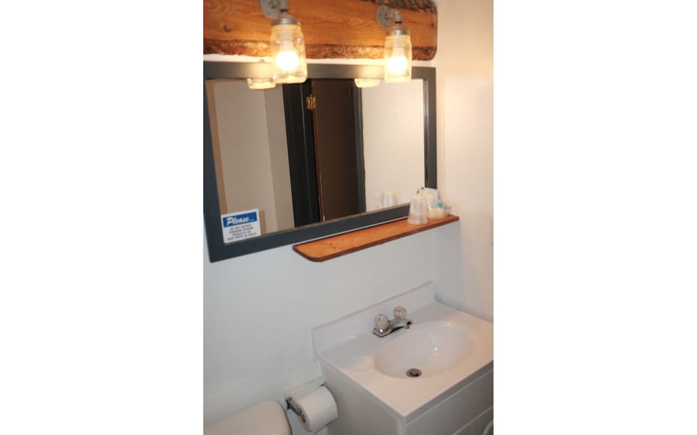 The Lodge Motel