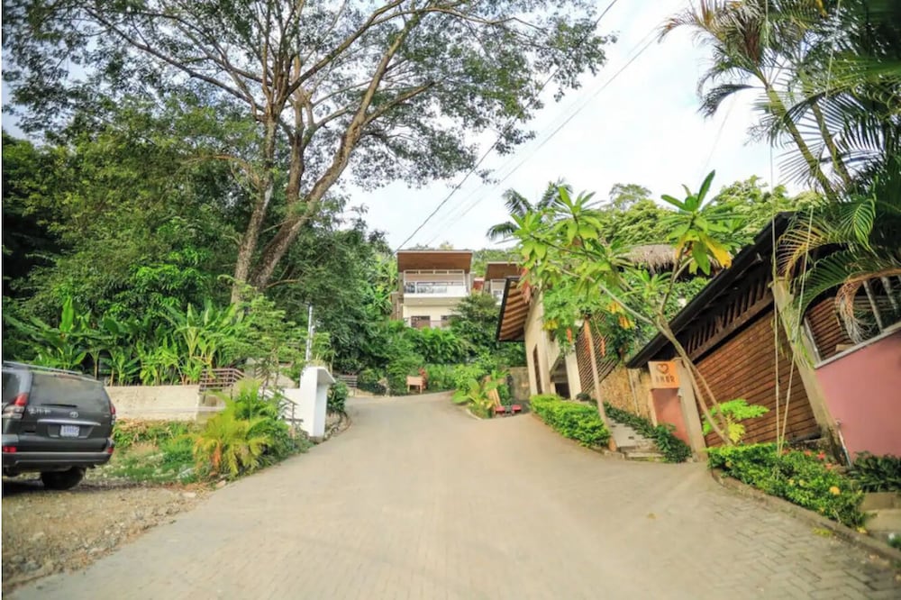Sea View Paradise Retreat by Sea N' Rent