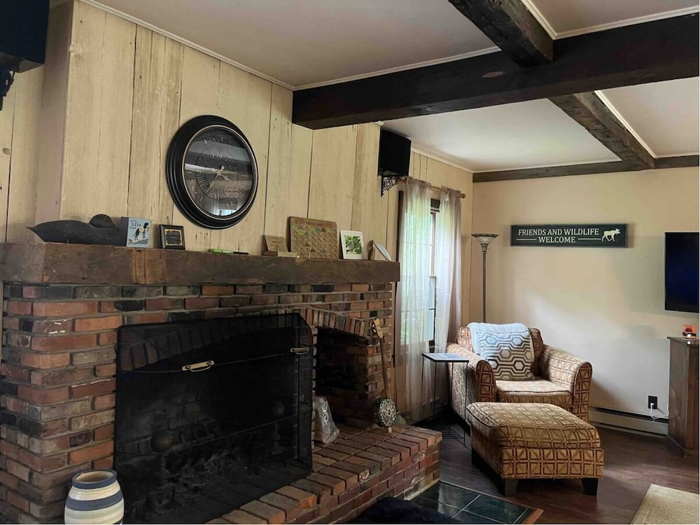 Admiral Peary Inn