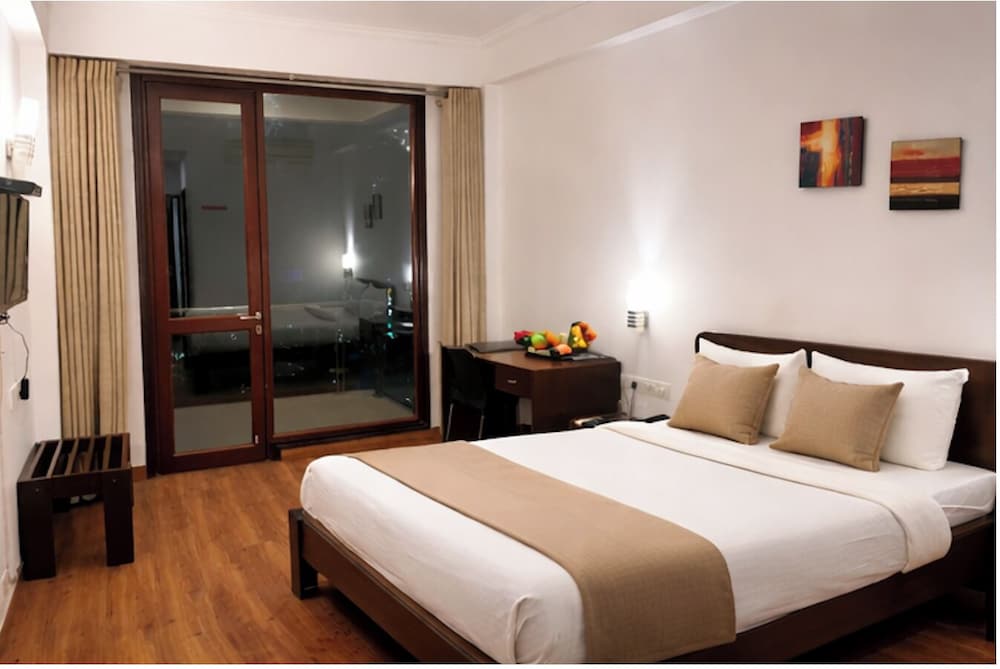 EMBLEM - Arjun Marg Golf Course Road