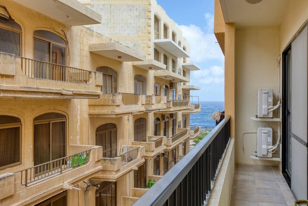 Gozo Escape With Balcony BBQ Peaceful Views