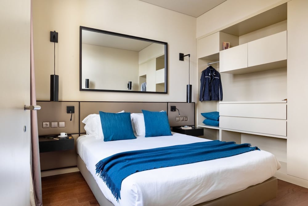 JOIVY Urban 2Br Apt W/ Park View, In Cais Do Sodré view 2
