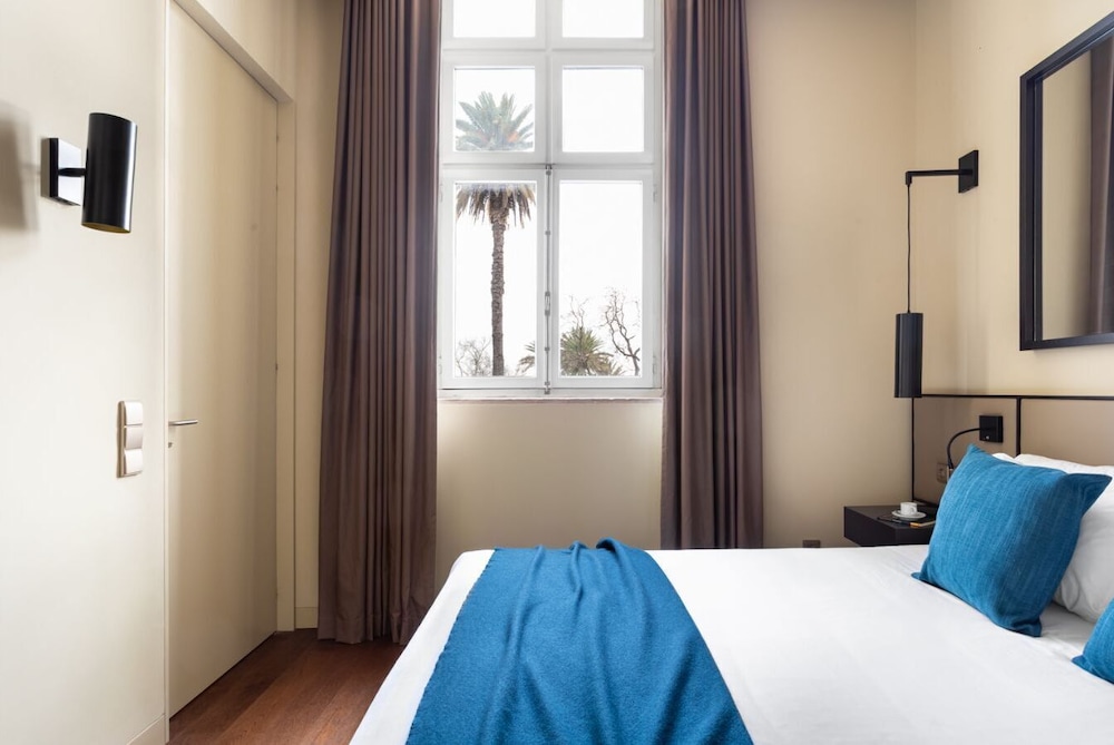 JOIVY Urban 2Br Apt W/ Park View, In Cais Do Sodré view 3