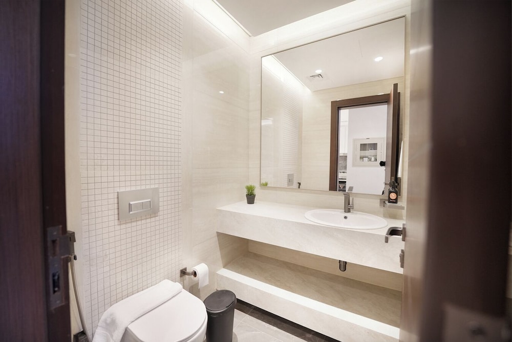 Easygo -exclusive 1BR in Business Bay