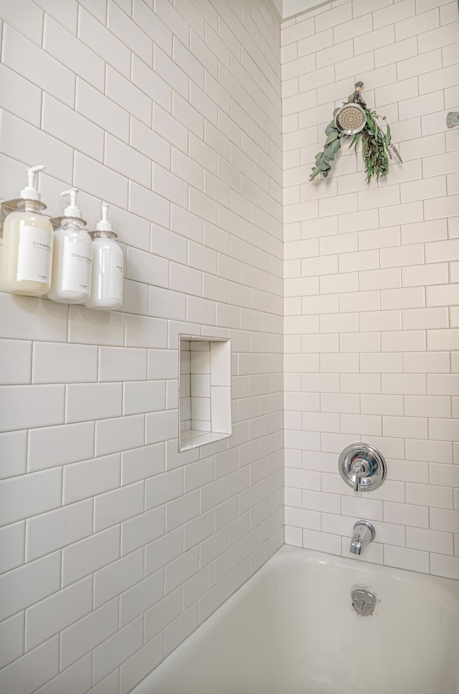 Spacious 3BR Midtown Home - Grad Family