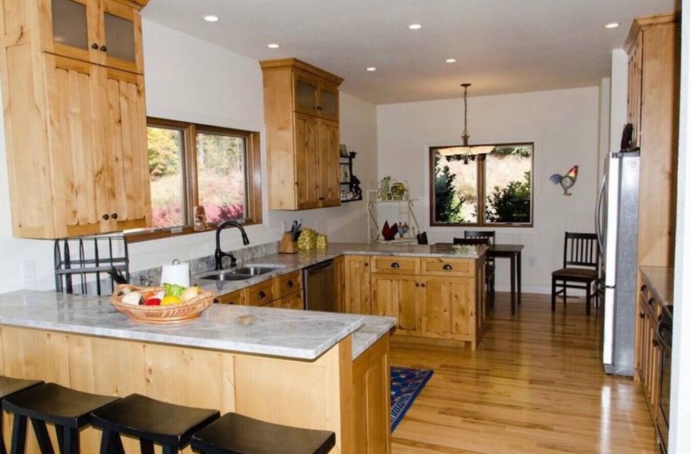 Vacation Home Near Golf Course Hiking Sleeps 20
