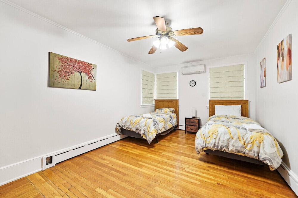 Large 7BR Villa Sleeps 16 Indoor Pool Hot Tub