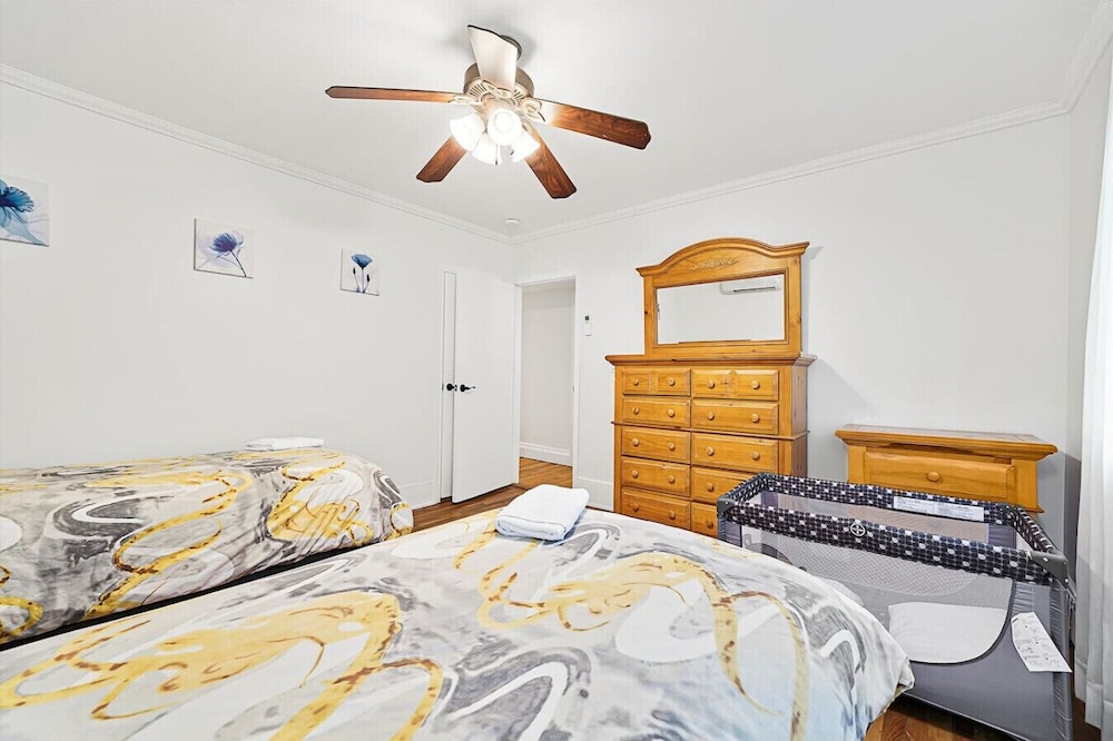 Large 7BR Villa Sleeps 16 Indoor Pool Hot Tub