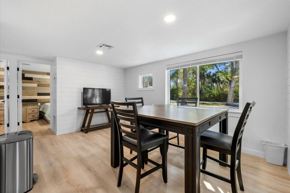 Coastal 2-Bedroom Home Minutes to Beach