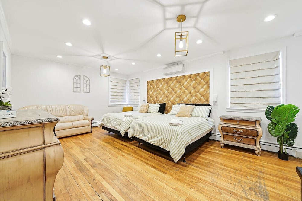 Large 7BR Villa Sleeps 16 Indoor Pool Hot Tub