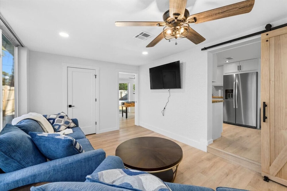 Coastal 2-Bedroom Home Minutes to Beach