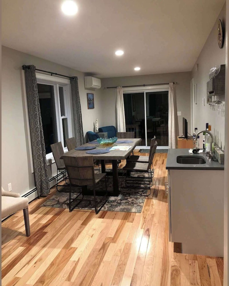 Tranquil Tides Home for 8!