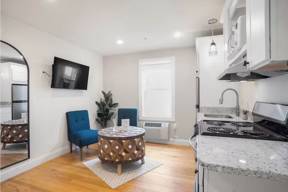 Hygge House Suites