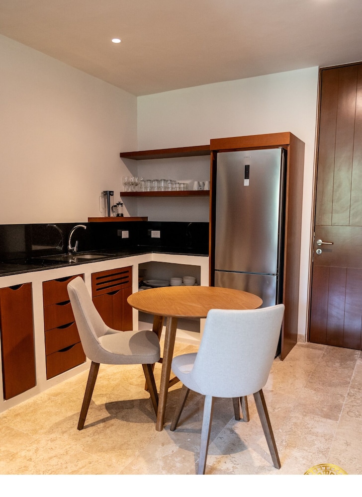 NHOA 203A 2BR Condo Pool View Aldea Zama
