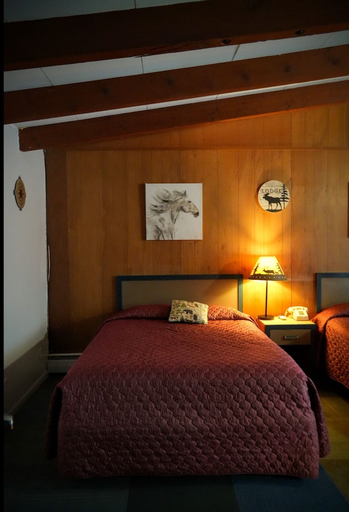 The Lodge Motel