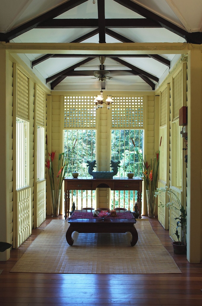 Bagas Zakariah Orchard Lodge