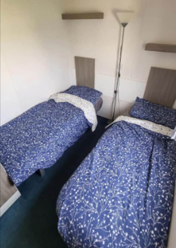 Seaside Holiday Park 4-bed Caravan in Heysham view 2