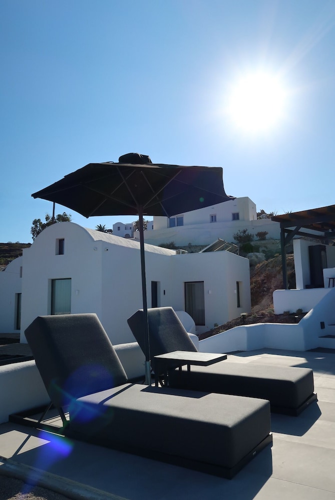Blé Suites Santorini