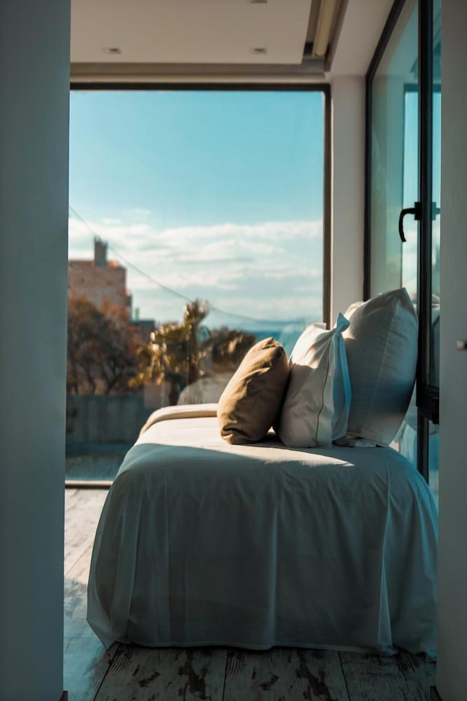 Horizon Luxury Seafront Villa