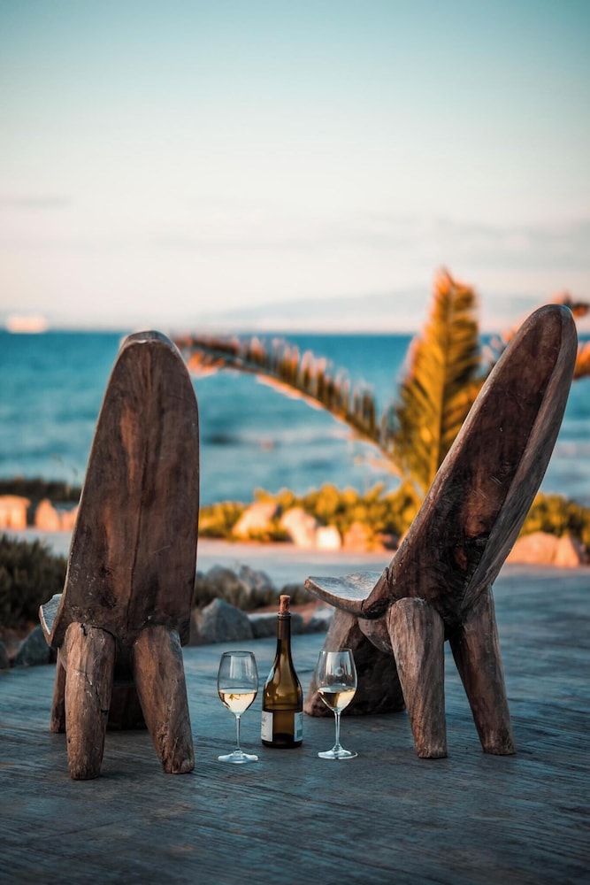 Horizon Luxury Seafront Villa