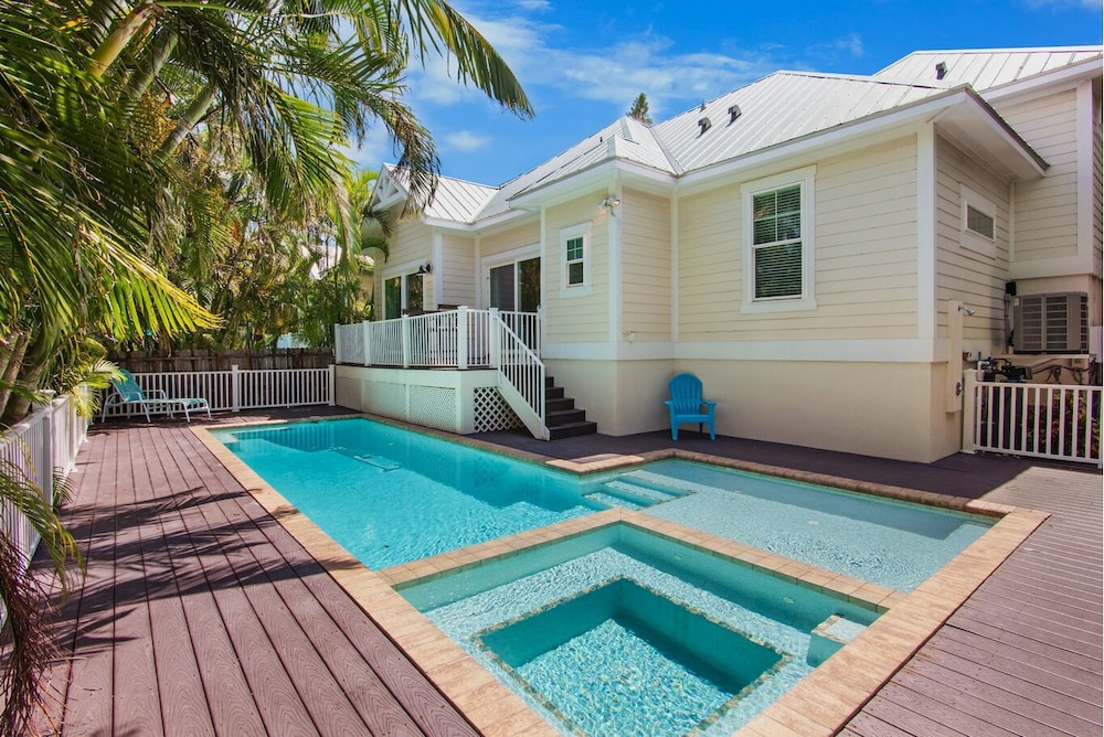Sunset & Sand 4 Bedroom Townhouse