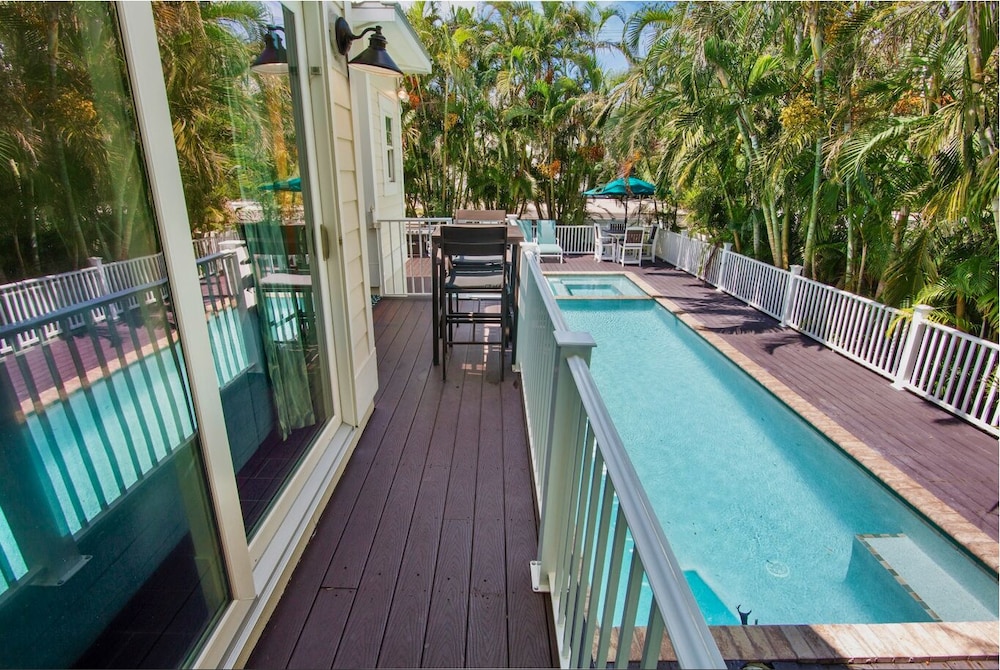 Sunset & Sand 4 Bedroom Townhouse