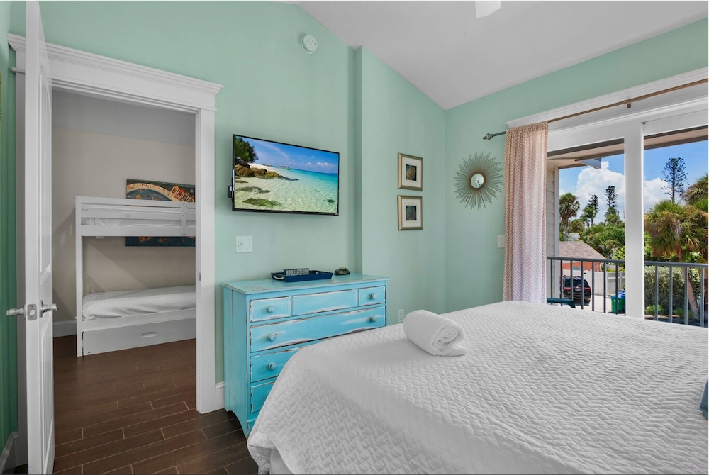 Sunset & Sand 4 Bedroom Townhouse
