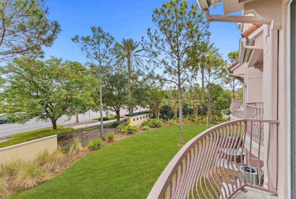Vista Cay Swanky