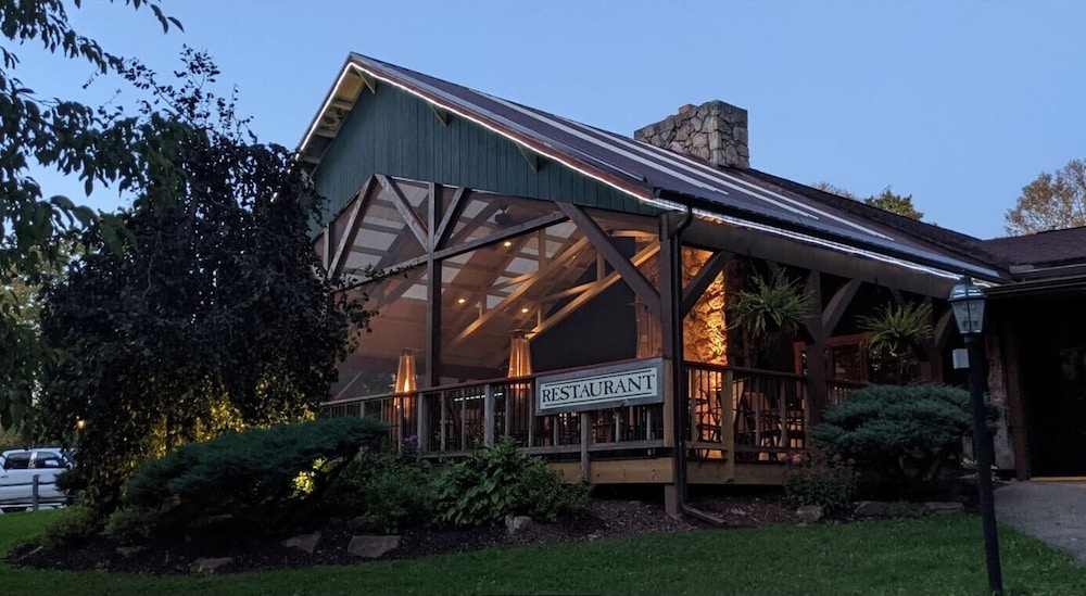 Foggy Mountain Lodge