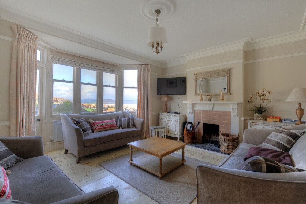 2 Hadleigh Villas
