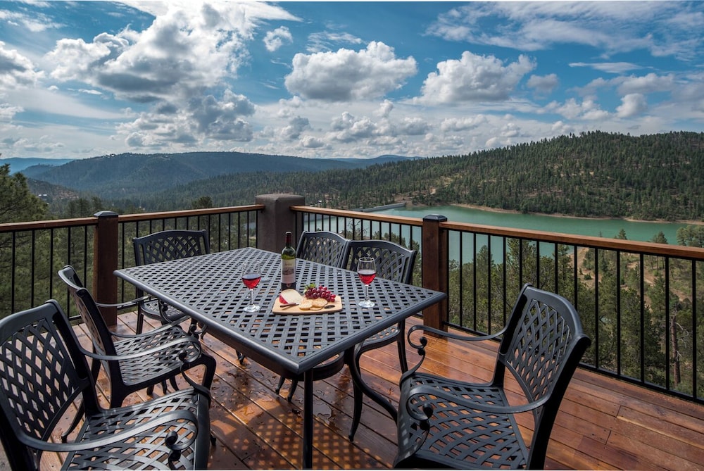 Grindstone Lake Lodge